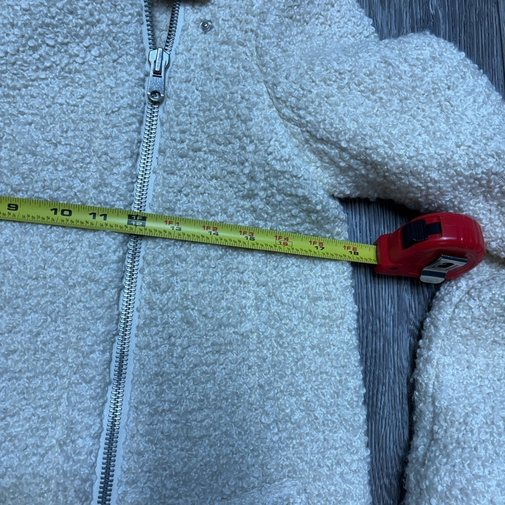 Club Monaco teddy Elegant Women's Coat - Picture 12 of 12
